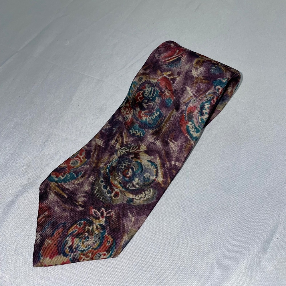 Geoffrey Beene‎ Mens Silk Necktie Purple Abstract Medallion Print Vintage Wide